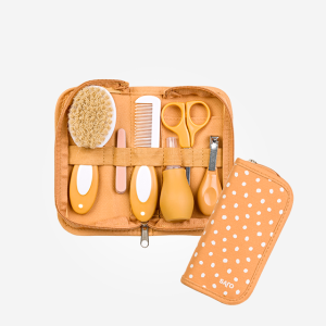 39459-Neceser de Aseo para bebé mostaza Saro