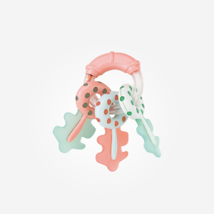 Sonajero “Llaves” con mordedor salmón/menta Saro