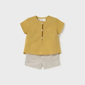 Conjunto pantalón corto y camisa con lino recién nacido